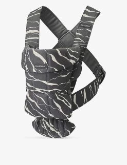 Babybjorn Mini Cotton Baby Carrier -Kid Couture R03962026 ANTHRACITEPRINT ALT02