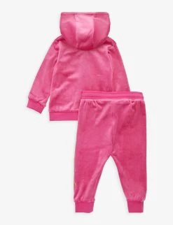 Juicy Couture Brand-print Regular-fit Stretch-velour Tracksuit 12 Months-36 Months 5 Juicy Couture Brand-print Regular-fit Stretch-velour Tracksuit 12 Months-36 Months -Kid Couture R04168204 PINKYARROW ALT02